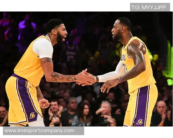 擎天白玉柱强势回归浓眉大帝狂砍32分13板助球队重拾胜利信心 擎天白玉柱强势回归浓眉大帝狂砍32分13板助球队重拾胜利信心