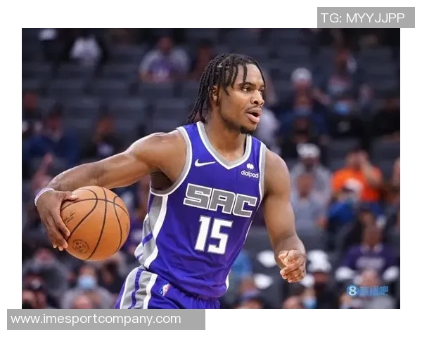 戴维恩米切尔称赞阿德巴约团队凝聚力强调球队团结精神