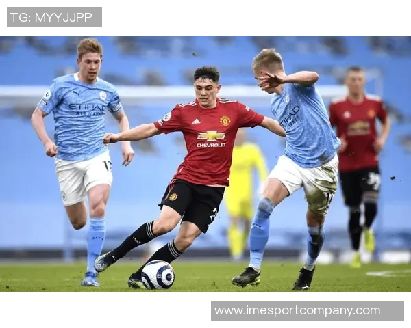 曼联冲击前五名海报发布芒特独自亮相对阵伯恩茅斯 曼联冲击前五名海报发布芒特独自亮相对阵伯恩茅斯