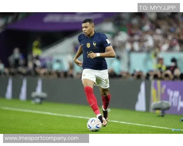 姆巴佩接过法国10号球衣责任普拉蒂尼称其理解重要性