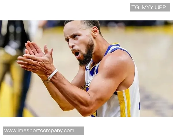 库明加成功指挥库里换防盖掉约基奇勾手展现防守实力